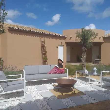 Alamos Retreat - Wellness & Yoga Boutique Oda ve Kahvaltı 3*